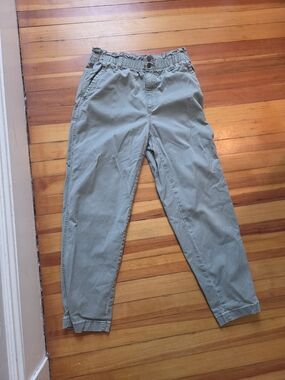 Universal Thread Women's Elastic-Waist Pants in Sage